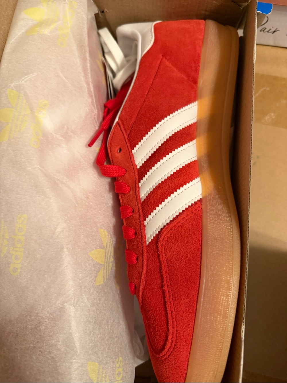 adidas Gazelle Low-Top Sneakers in Red and White - Picture 7 of 10